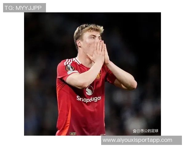 丹麦主帅赞霍伊伦在那不勒斯表现出色队友们乐于给予支持与帮助