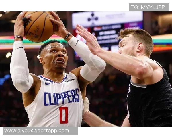 斯玛特谈最后一球争议称乔治试图造犯规裁判选择不吹哨 斯玛特谈最后一球争议称乔治试图造犯规裁判选择不吹哨